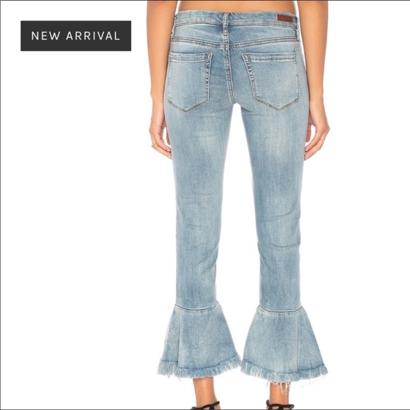 ✨HP✨BLANK NYC Flare Denim - Picture 4 of 10